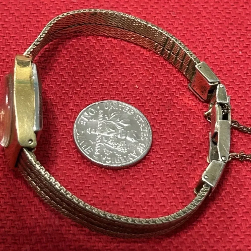 Vintage Seiko Ladies Gold Tone Manual Wind Wrist Watch 241313 Works RARE!‎